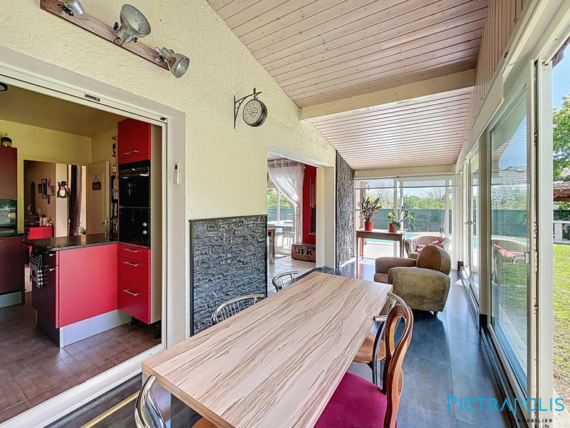 Maison traditionnelle - 182 m² - 6 pièces