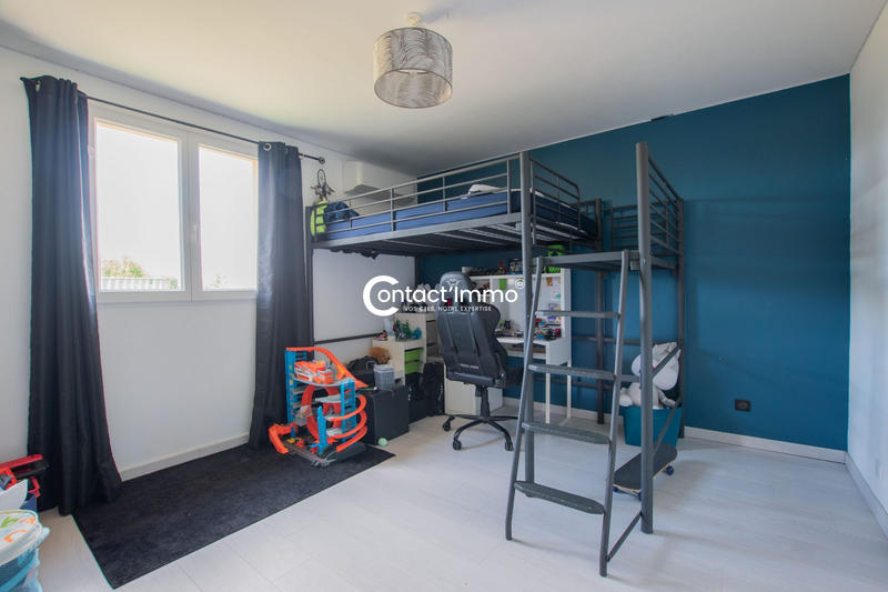 Maison - 202 m² - 9 pièces