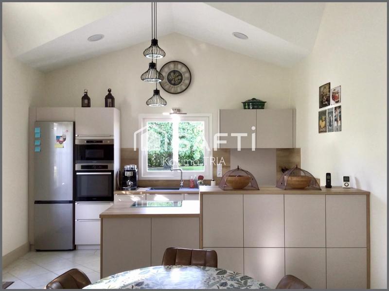 Maison - 236 m² - 7 pièces