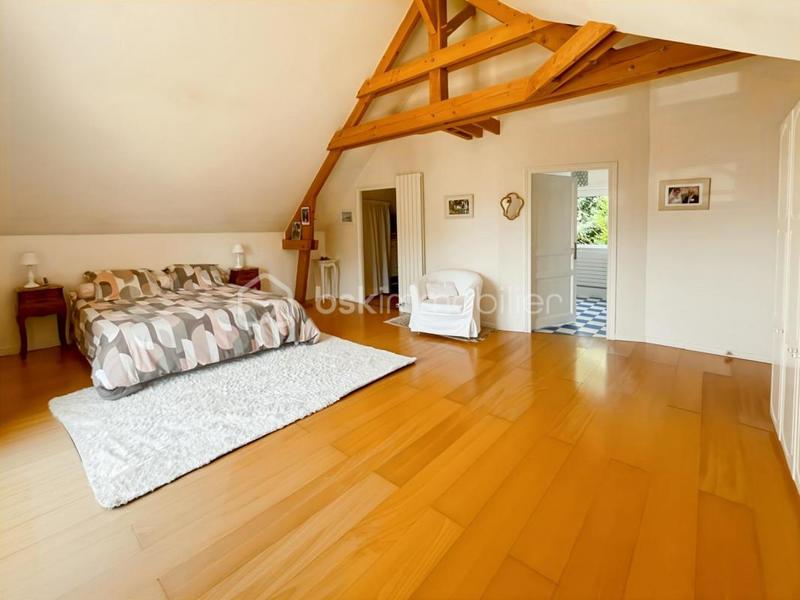 Demeure - 278 m² - 8 pièces