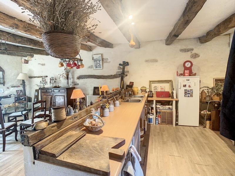 Maison - 300 m² - 7 pièces