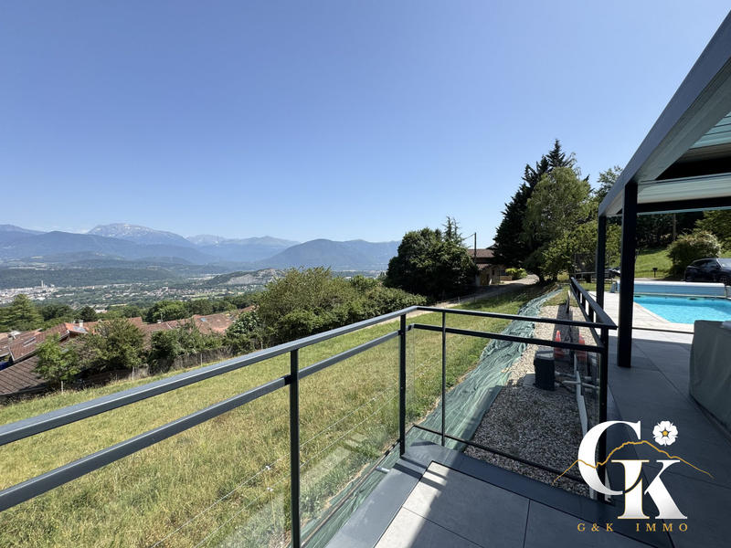 Maison - 160 m² - 6 pièces