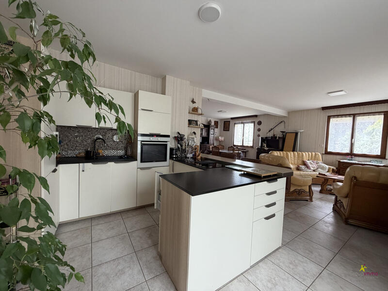 Maison - 170 m² - 7 pièces