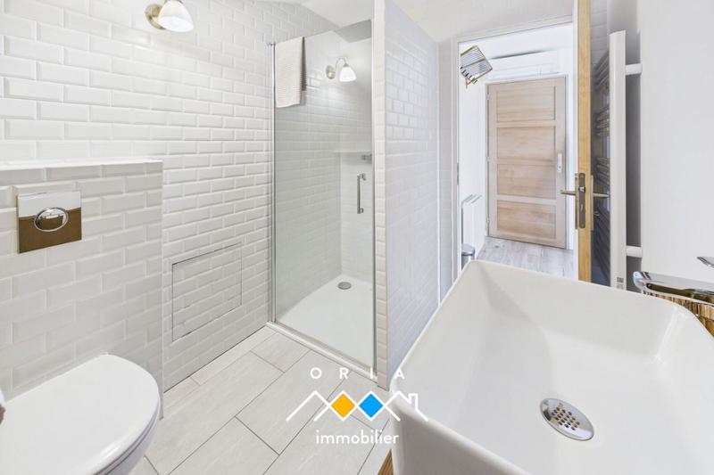 Demeure - 291 m² - 11 pièces