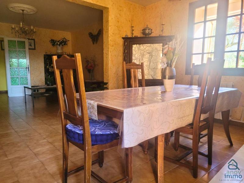 Propriété - 270 m² - 8 pièces