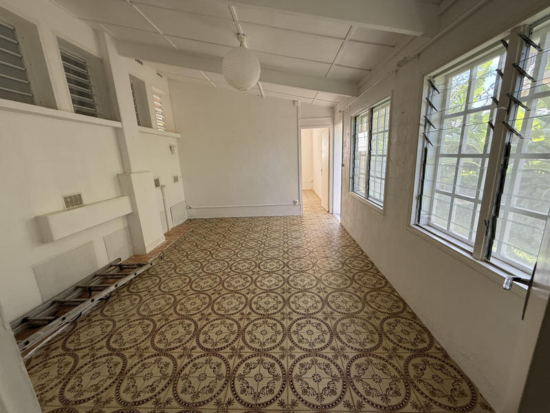 Maison - 202 m² - 7 pièces