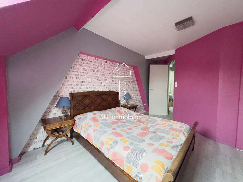 Maison - 280 m² - 9 pièces