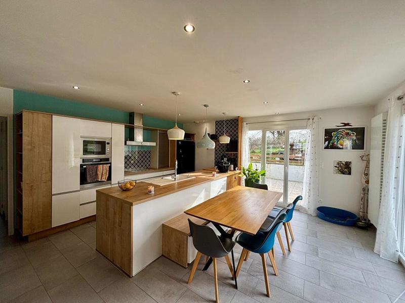 Maison - 97 m² - 5 pièces