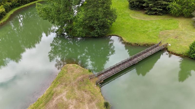 Demeure - 1 700 m² - 45 pièces