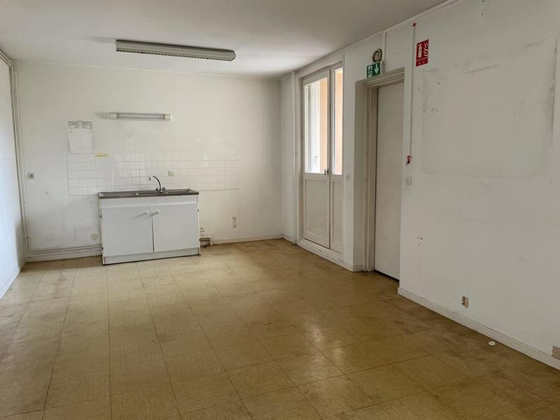 Local d'activité / Entrepôt - 70 m²