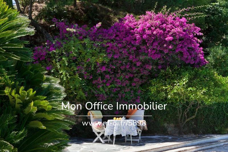 Propriété - 850 m² - 15 pièces