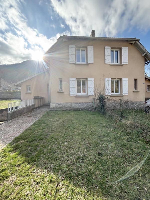 Maison - 90 m² - 4 pièces