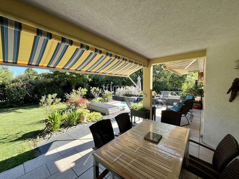 Demeure - 231 m² - 8 pièces