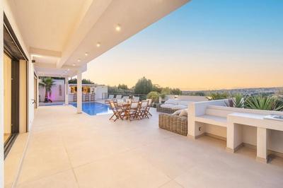 Maison - 250 m² - 7 pièces