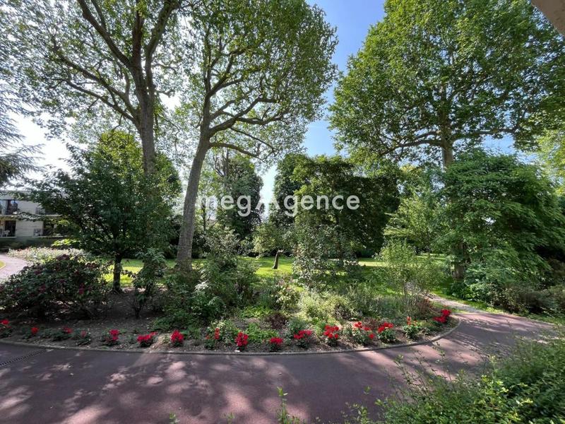 Appartement - 165 m² - 6 pièces