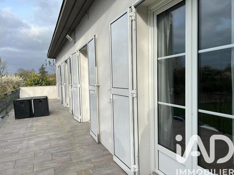 Maison - 250 m² - 9 pièces