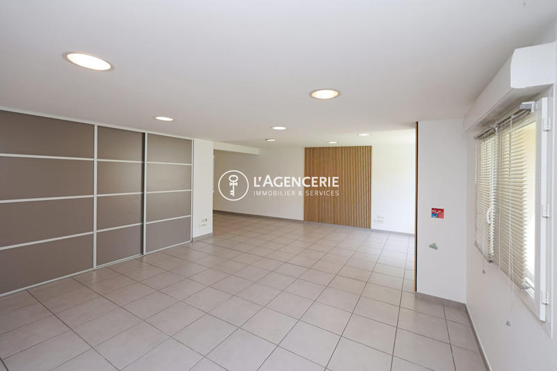 Local commercial - 136 m²