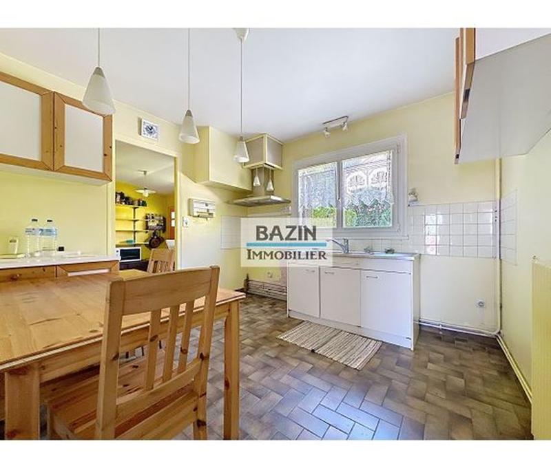 Maison traditionnelle - 94 m² - 6 pièces