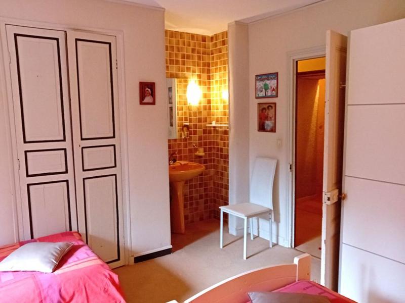 Maison - 213 m² - 9 pièces