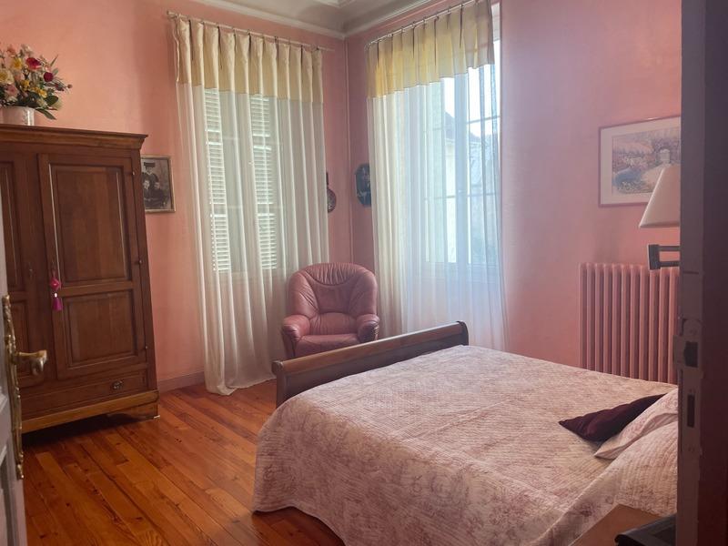 Maison de ville - 260 m² - 8 pièces