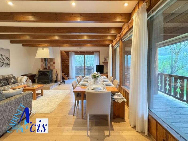 Maison - 104 m² - 6 pièces