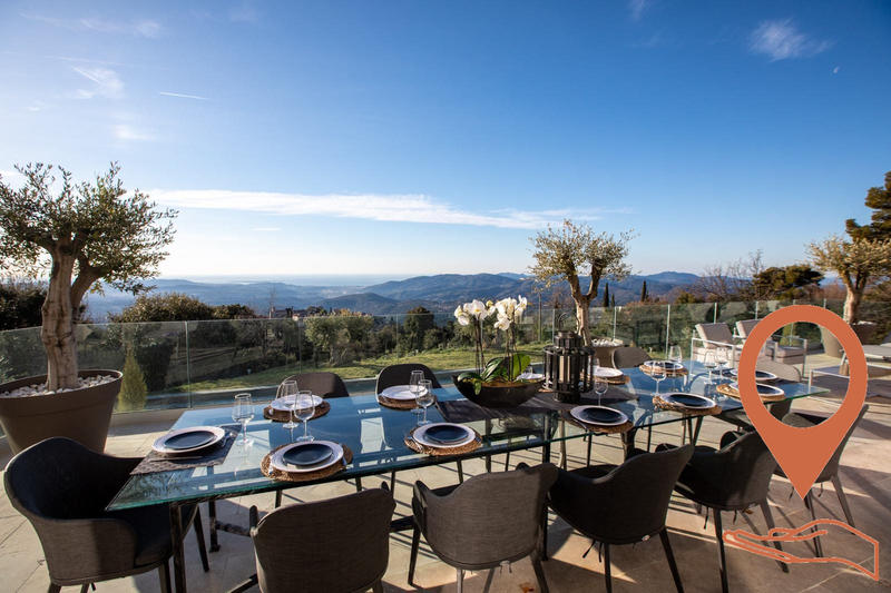 Viager - Villa - 620 m² - 9 pièces