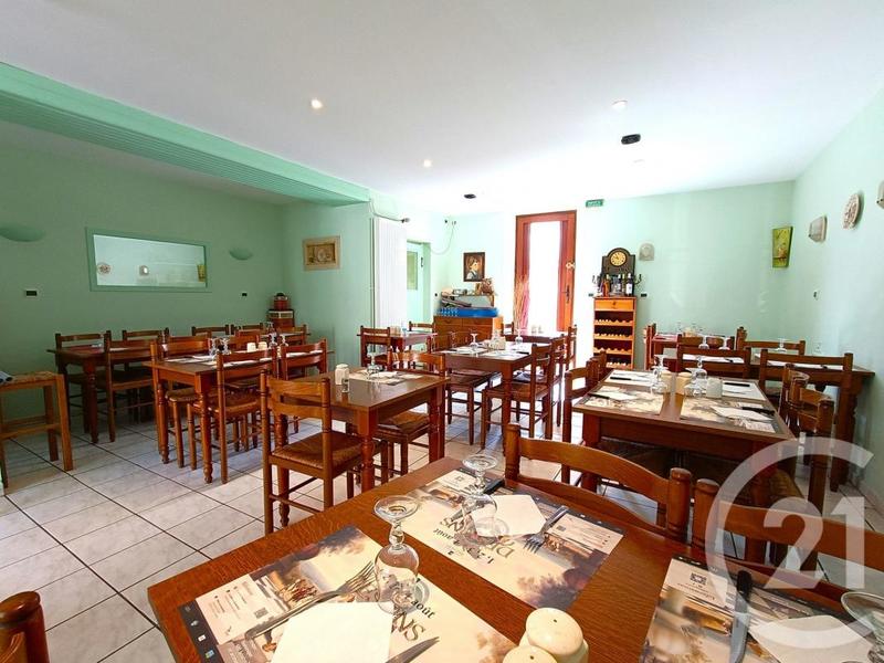 Maison - 217 m² - 6 pièces