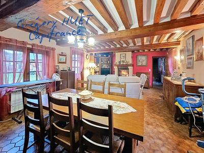 Maison - 121 m² - 8 pièces