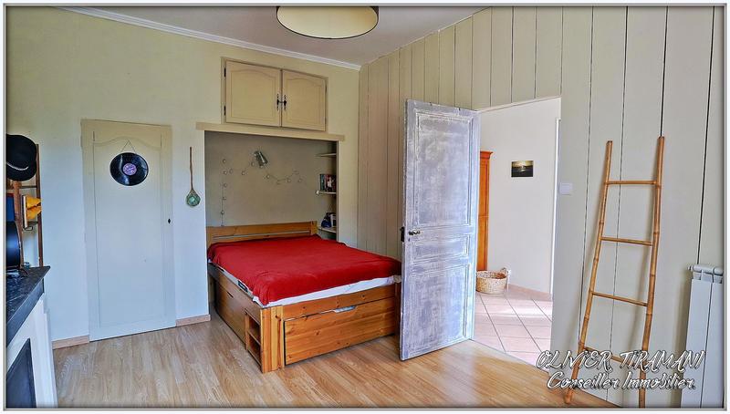 Villa - 232 m² - 6 pièces