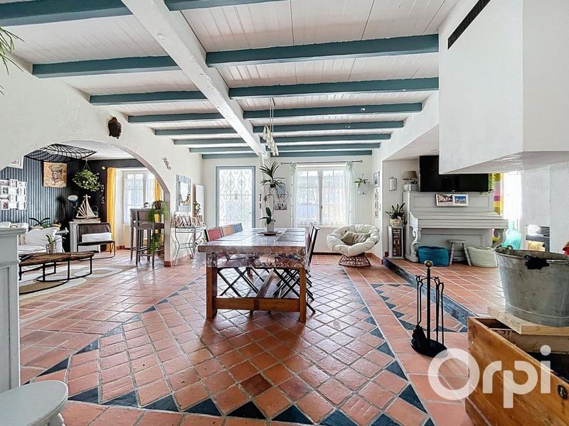 Maison - 161 m² - 5 pièces