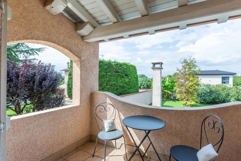 Maison - 221 m² - 6 pièces