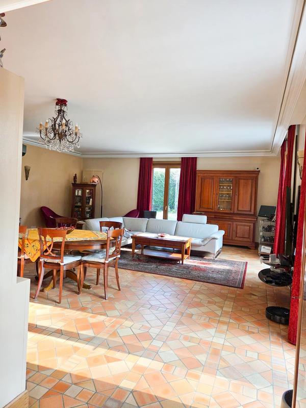 Maison - 195 m² - 7 pièces