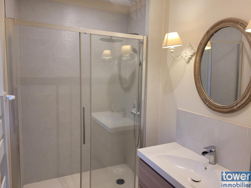 Villa - 240 m² - 6 pièces