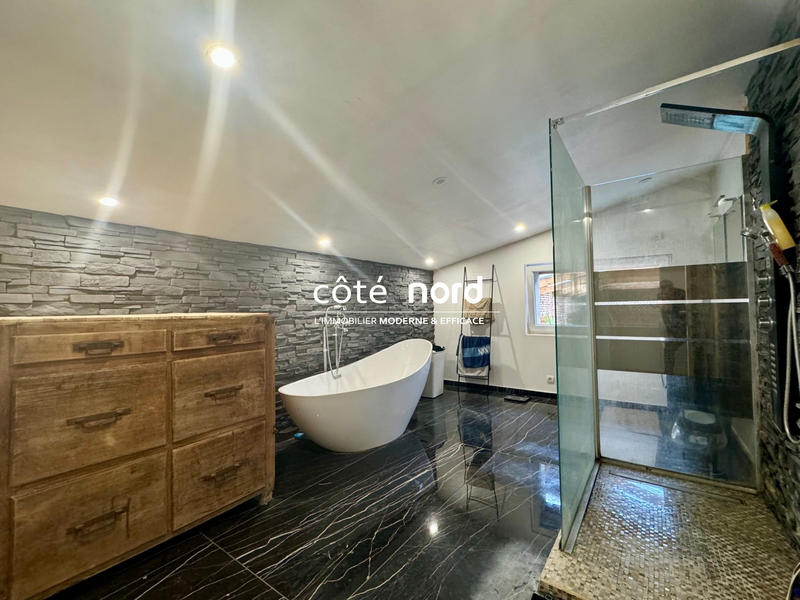 Maison - 270 m² - 5 pièces