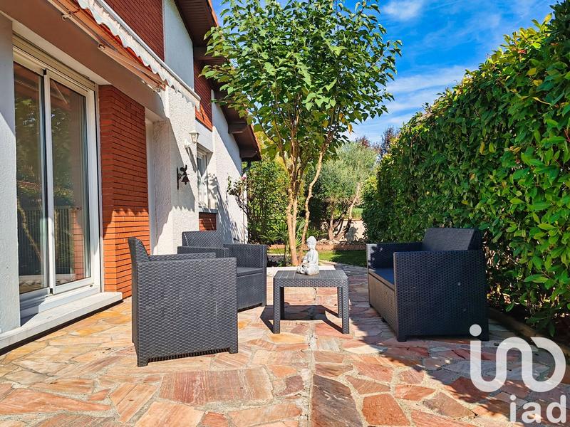 Maison - 98 m² - 5 pièces