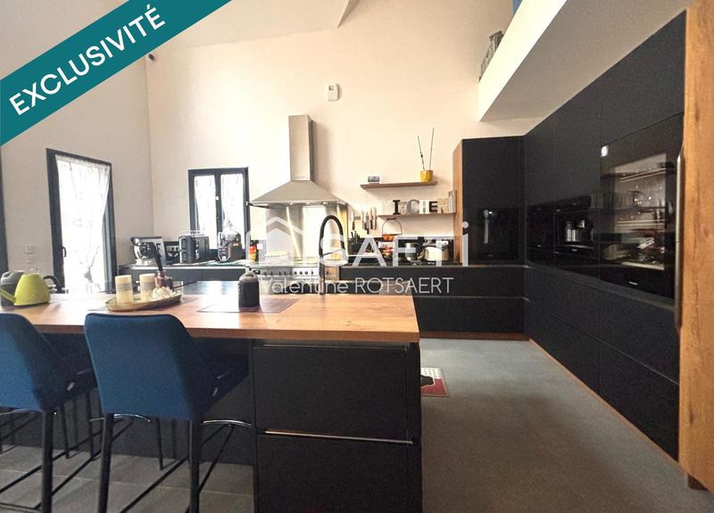 Maison - 293 m² - 10 pièces