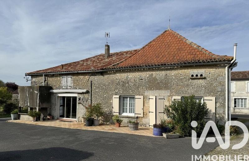 Maison de village - 207 m² - 8 pièces