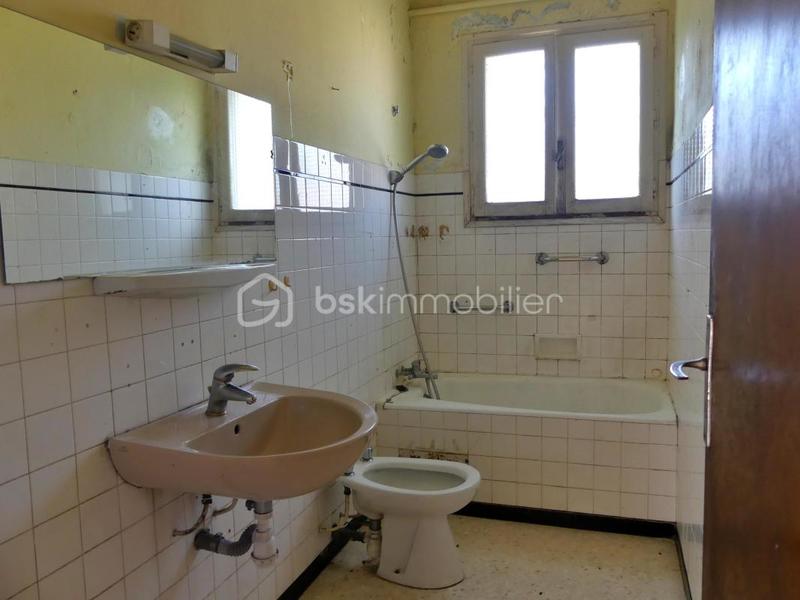 Maison - 210 m² - 9 pièces