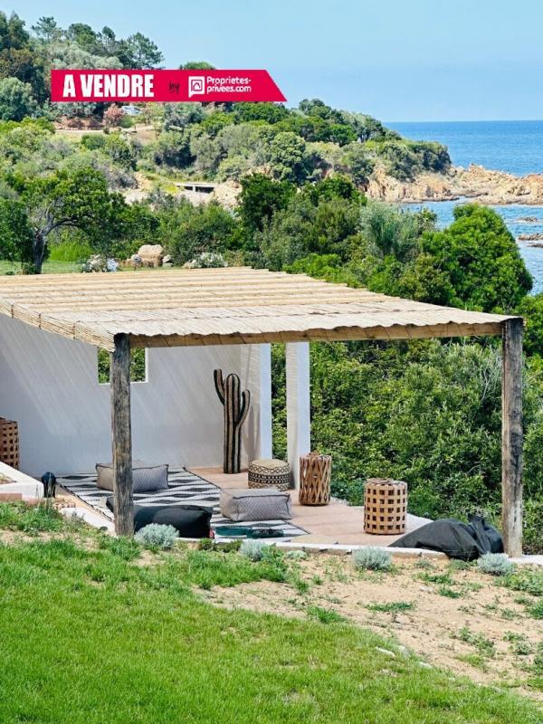 Maison - 316 m² - 8 pièces