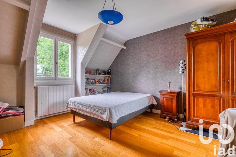 Maison - 250 m² - 5 pièces