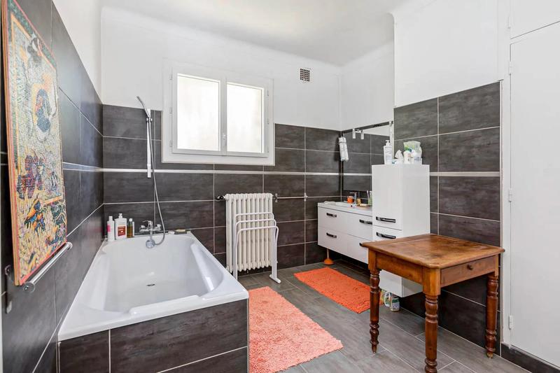 Villa - 260 m² - 8 pièces