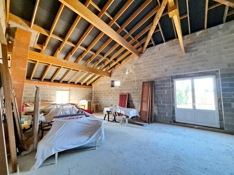 Maison - 185 m² - 15 pièces