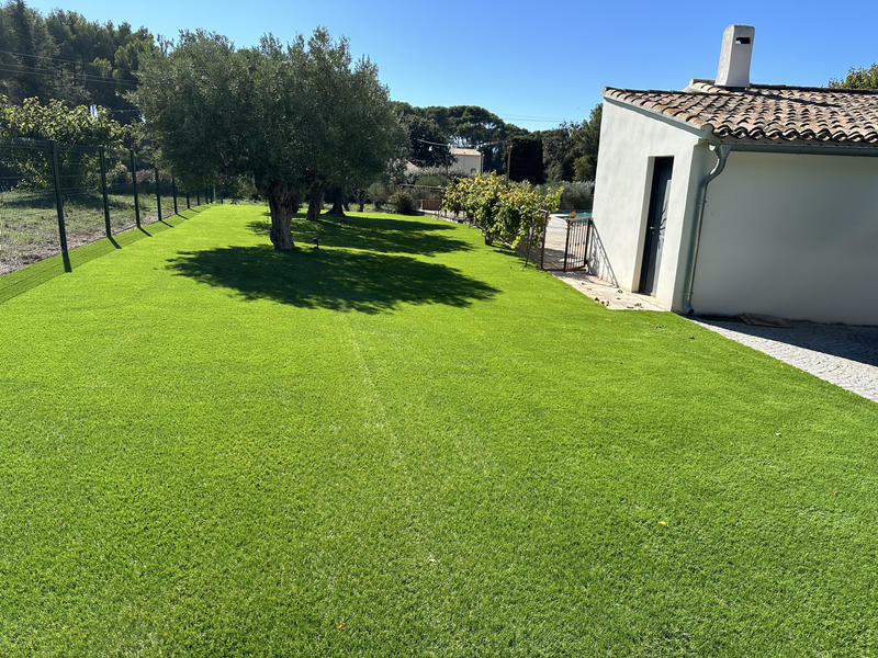 Propriété - 250 m² - 6 pièces