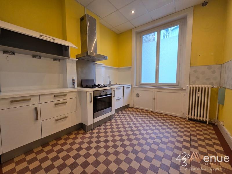 Appartement - 97 m² - 6 pièces