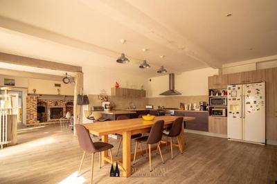 Maison - 300 m² - 9 pièces