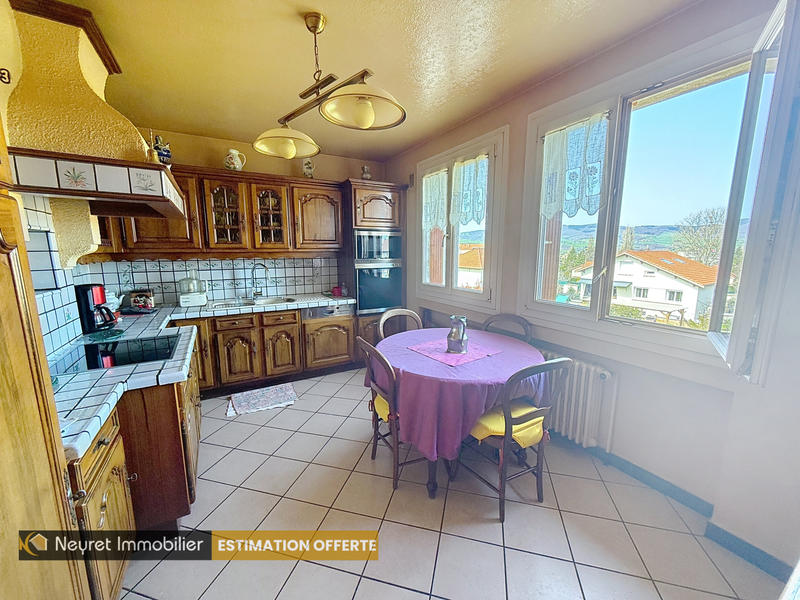 Maison - 140 m² - 6 pièces