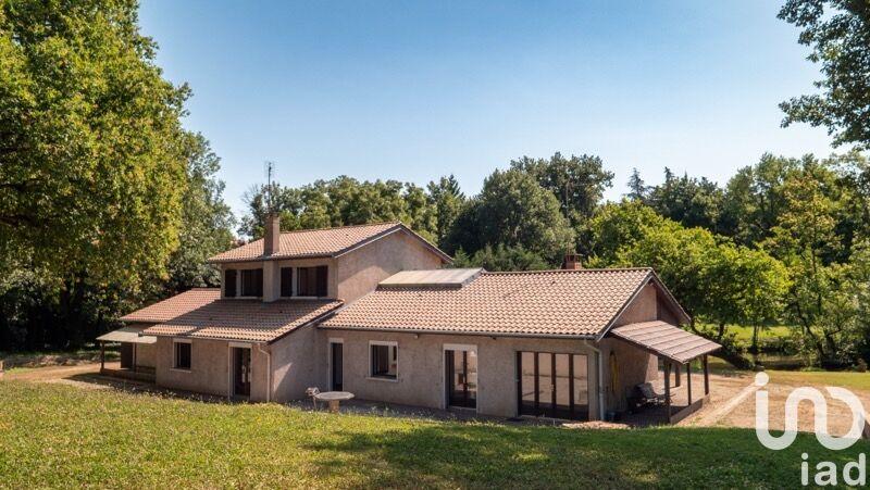 Maison - 203 m² - 7 pièces