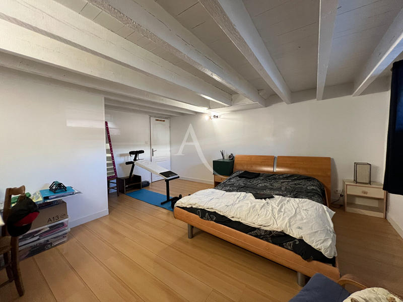 Maison - 207 m² - 7 pièces