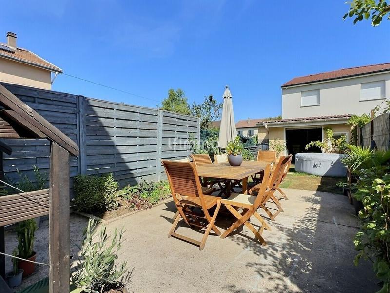 Maison - 85 m² - 5 pièces