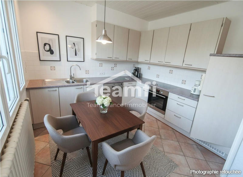 Maison - 180 m² - 5 pièces